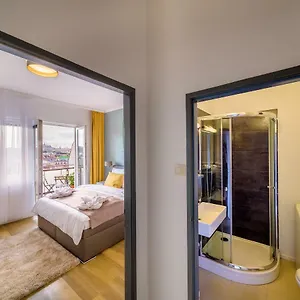 https://pink-flamingo-apartment.praguehotelsweb.com